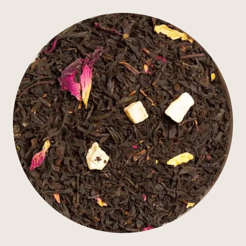 En utsøkt blanding av sort te fra Sri Lanka og Kina, smaksatt med frisk bergamott og delikate florale innslag av mango, hibiskus, rose, blå malva og solsikke.