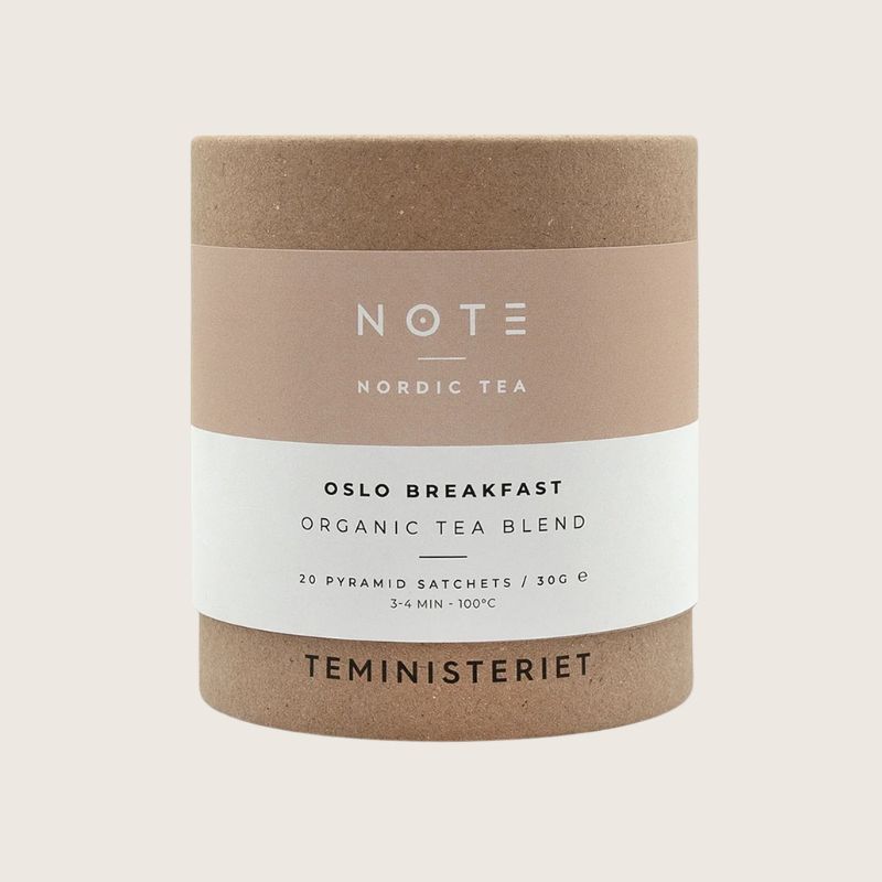 sort te med lakrisrot og anis. En myk og balansert frokostte med naturlig sødme – perfekt start på dagen.